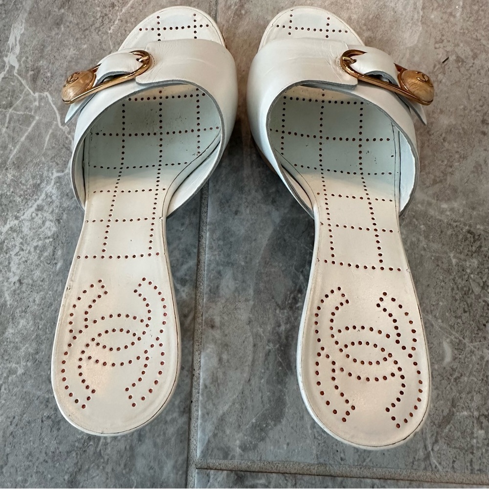 Vintage Chanel White & Gold Leather Platform Mules Sandals Sz 36.5 - Picture 6 of 10